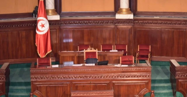 Aujourd’hui, les trois coups