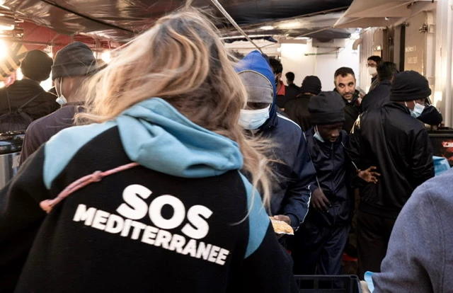 SOS Méditerranée accuse des garde-côtes libyens d'avoir mis en danger ses équipes et des migrants