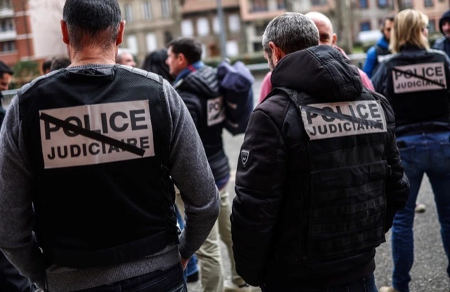 Fusillade à Paris en juillet: Neuf suspects en garde à vue
