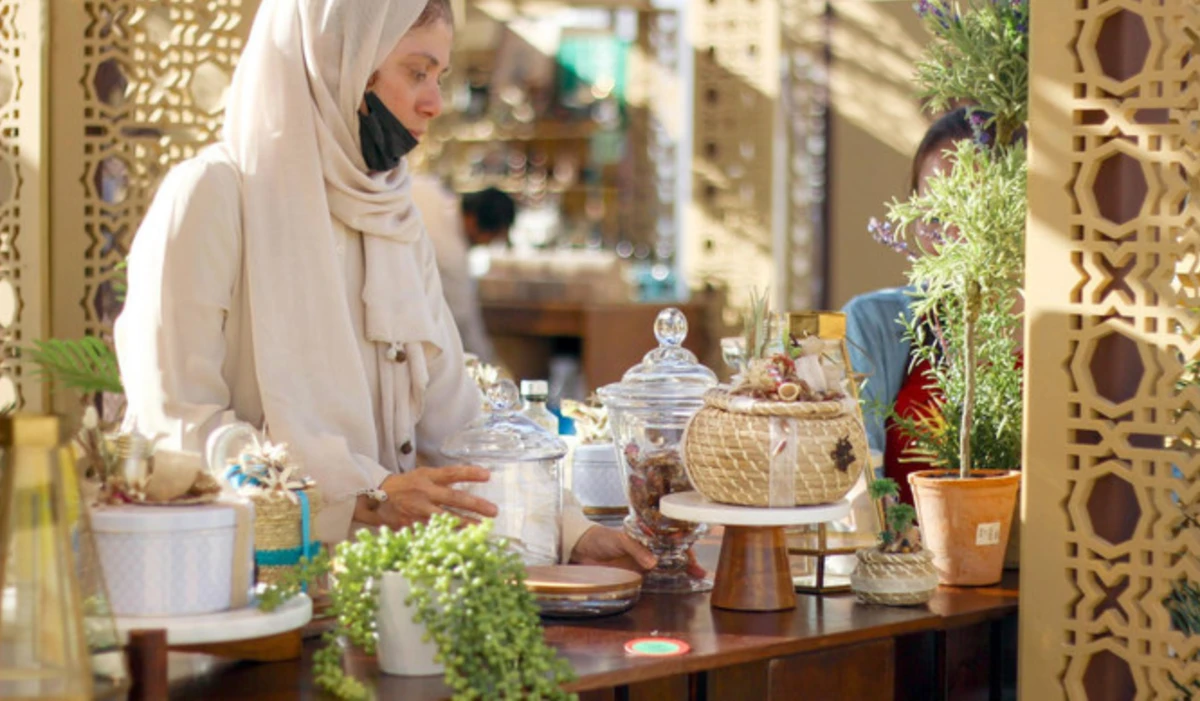 L'ambiance du ramadan imprègne les souks traditionnels d'Arabie saoudite