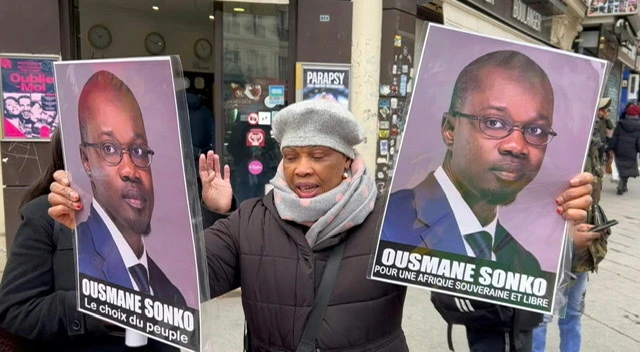 France: Des membres de la diaspora sénégalaise manifestent contre la «dictature de Macky Sall»