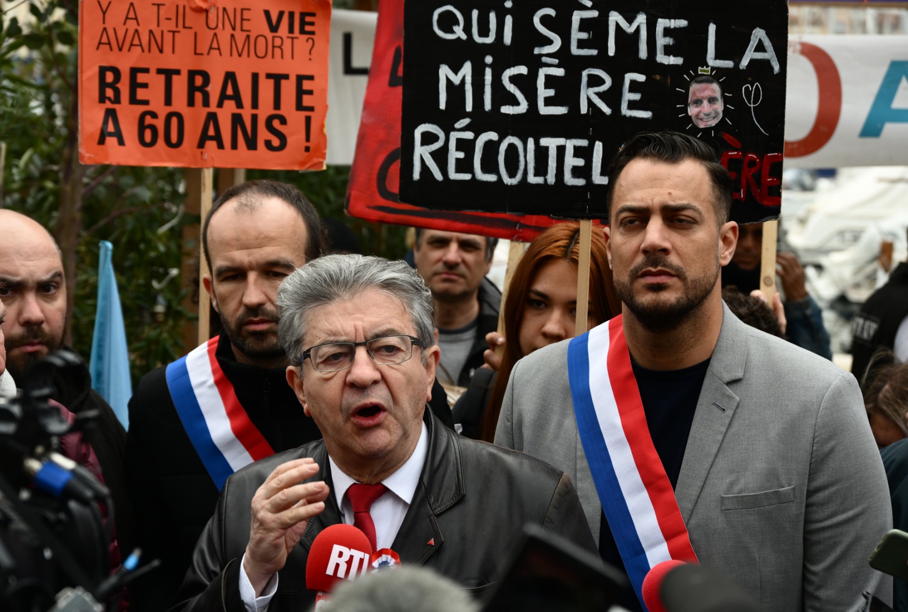 Retraites: Mélenchon réclame une meilleure «coordination» avec les syndicats