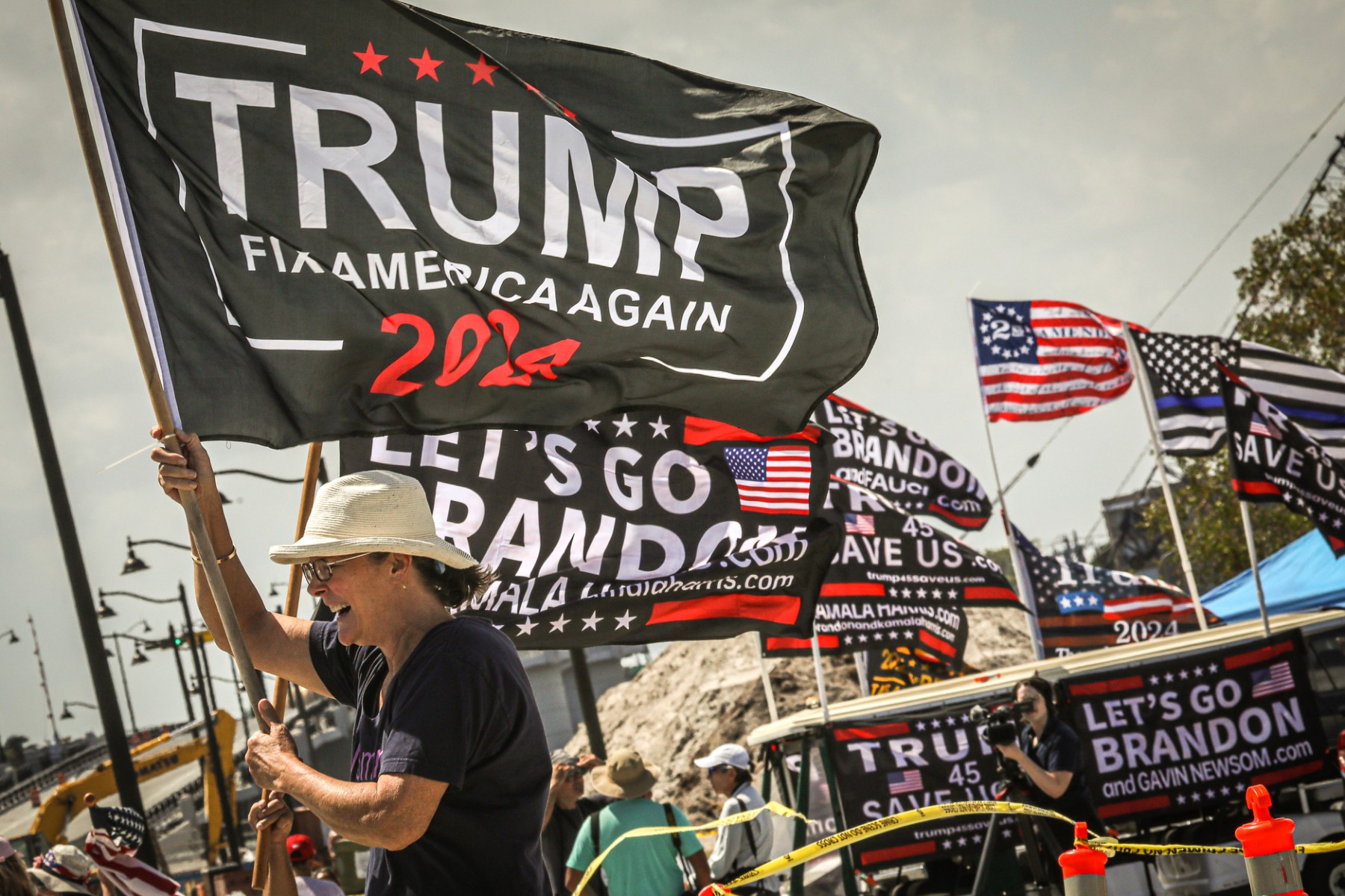 Malgré la colère de Trump, poursuivre d'anciens dirigeants est courant dans les démocraties
