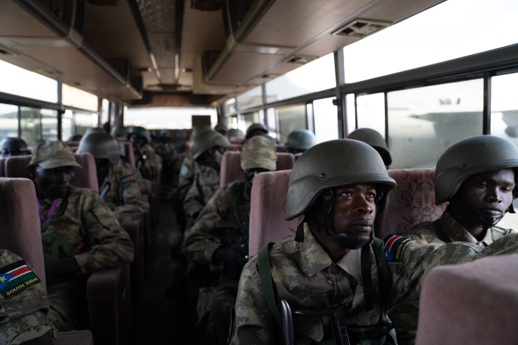 Des membres des Forces de défense du peuple du Sud-Soudan (SSPDF) arrivent pour leur déploiement à l'aéroport international de Goma, dans l'est de la République démocratique du Congo, le 2 avril 2023. (Photo Glody MURHABAZI / AFP)