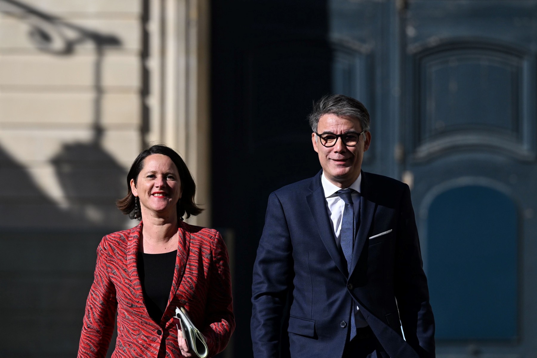 Retraites: Matignon consulte à gauche, avant de recevoir les syndicats