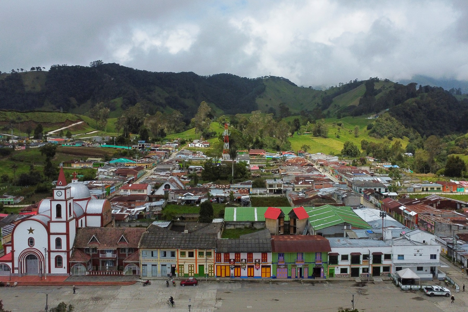 Colombie: Evacuer ou pas, le dilemme des paysans voisins du volcan menaçant