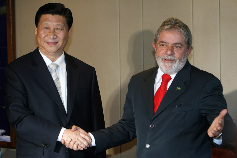 Lula à Pékin pour rencontrer Xi, après ses critiques du FMI