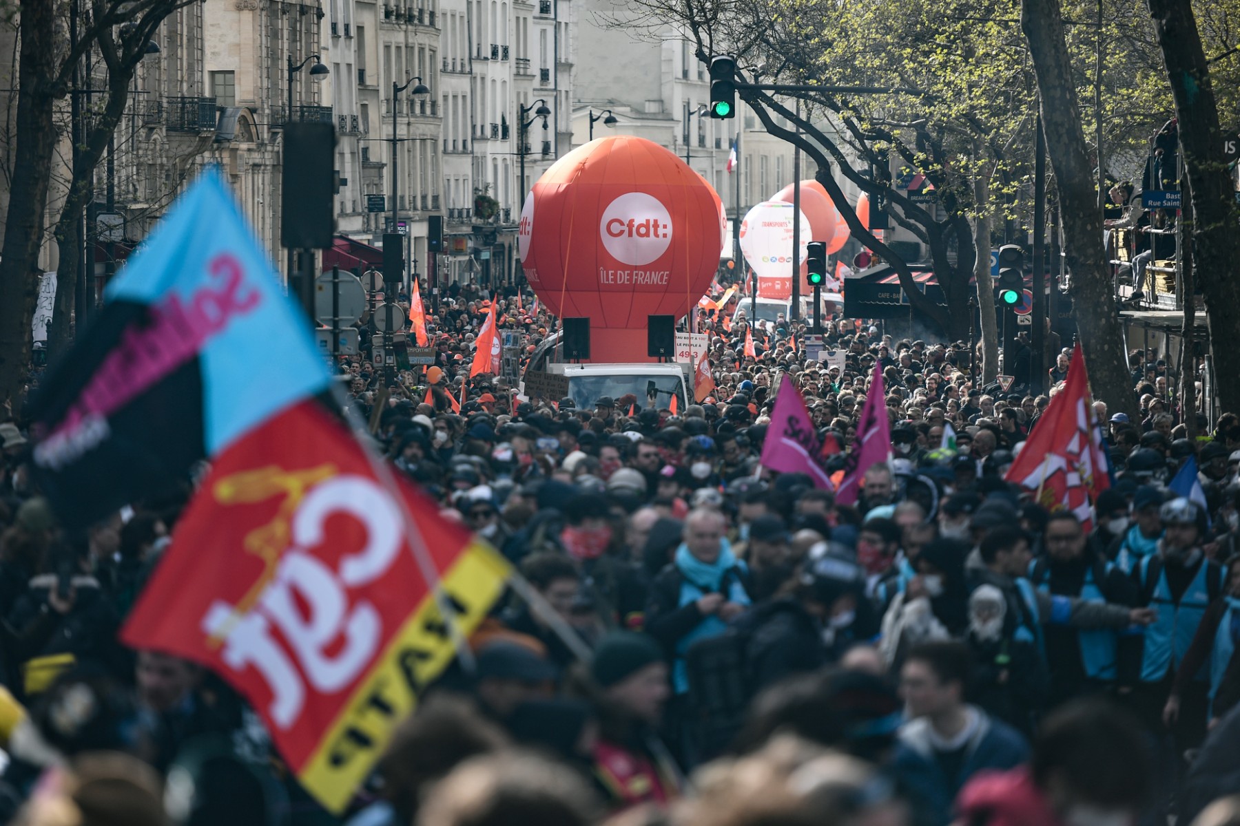 Retraites: Un 12ème round peu mobilisateur avant le verdict constitutionnel