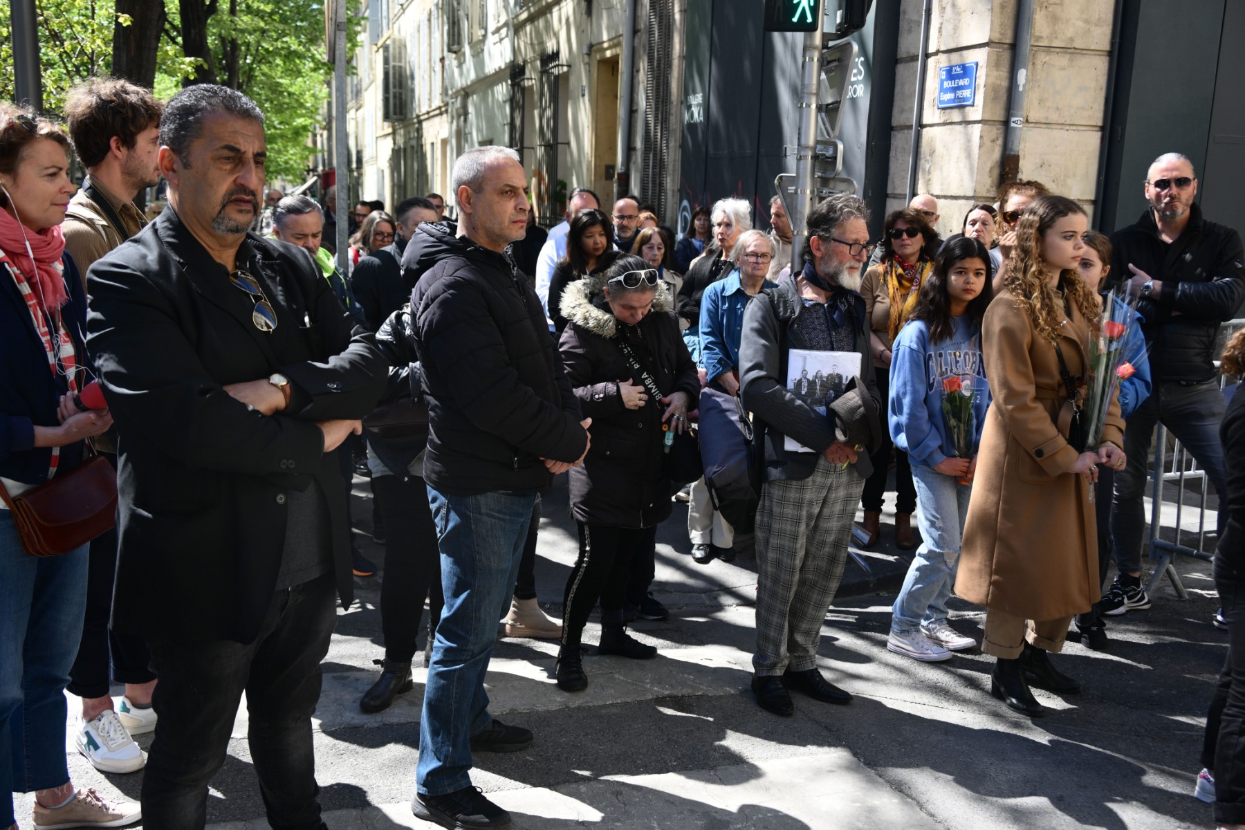 Effondrement à Marseille: petit rassemblement en hommage aux victimes
