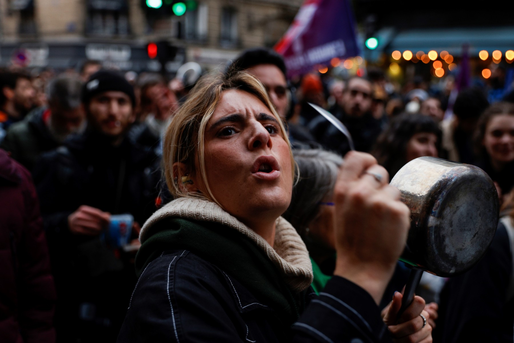 Concerts de casseroles et manifs sauvages pour accueillir l'allocution d'Emmanuel Macron