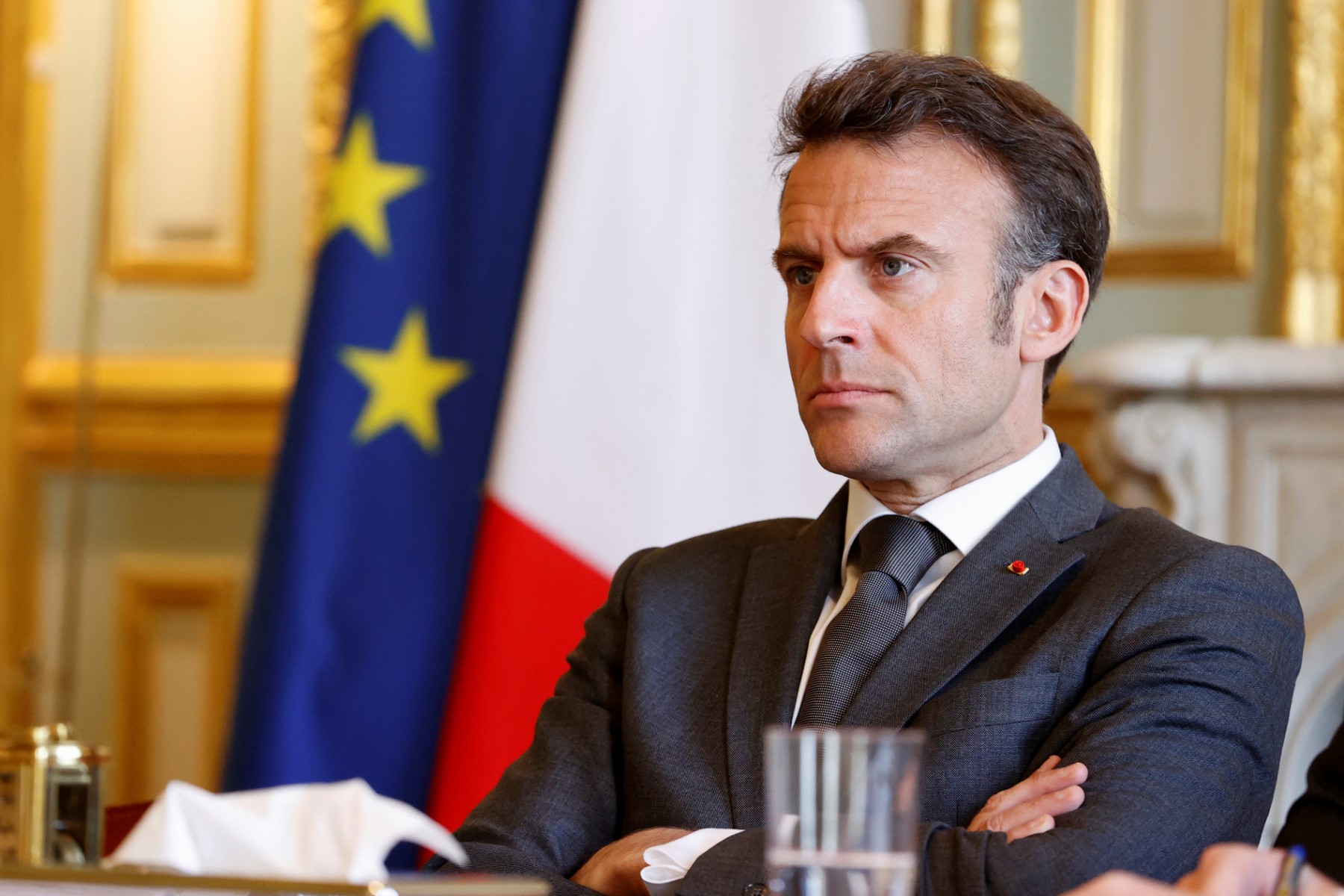 Macron compte réinviter les syndicats «courant mai»