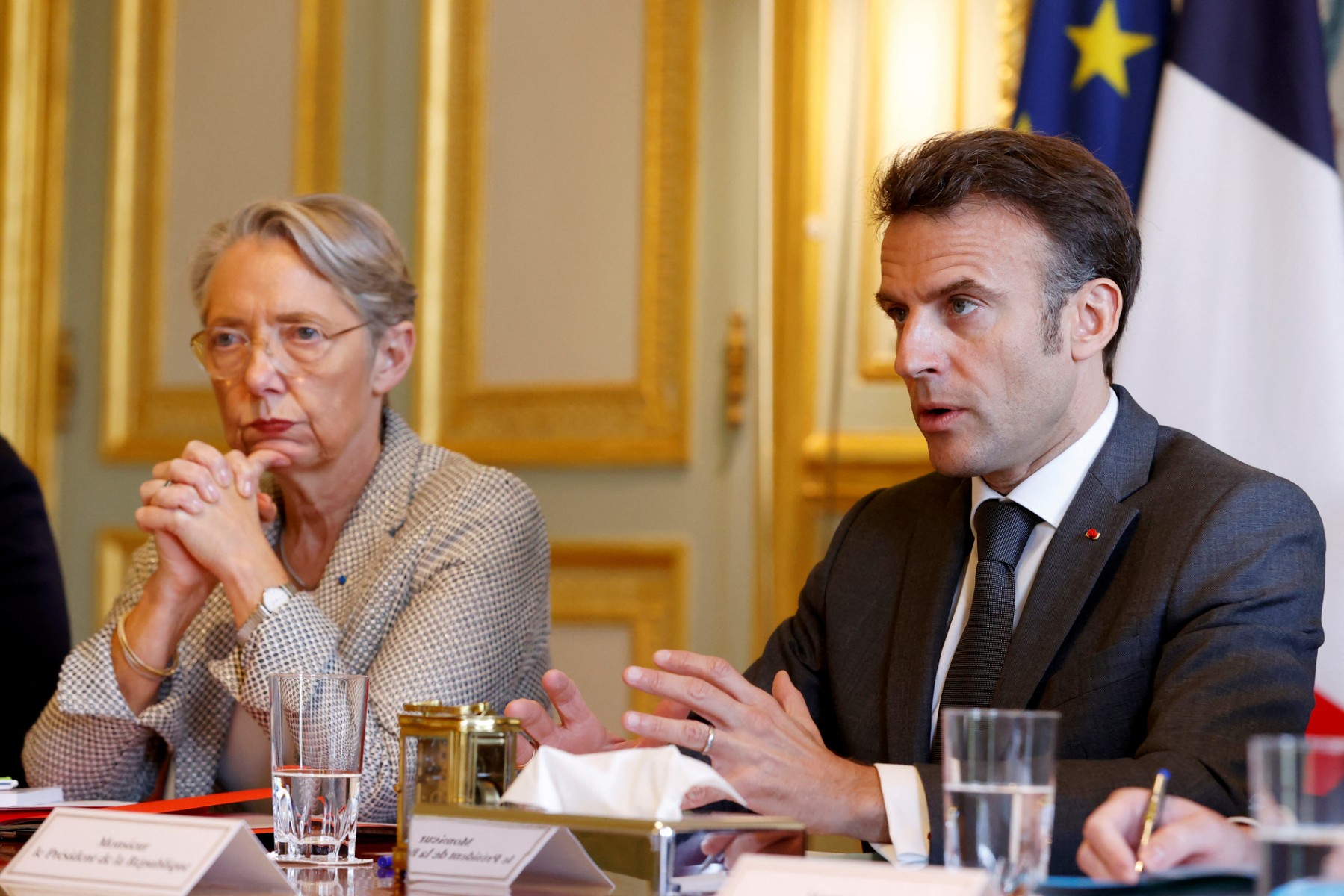 Macron, impopulaire après les retraites, veut réformer tous azimuts