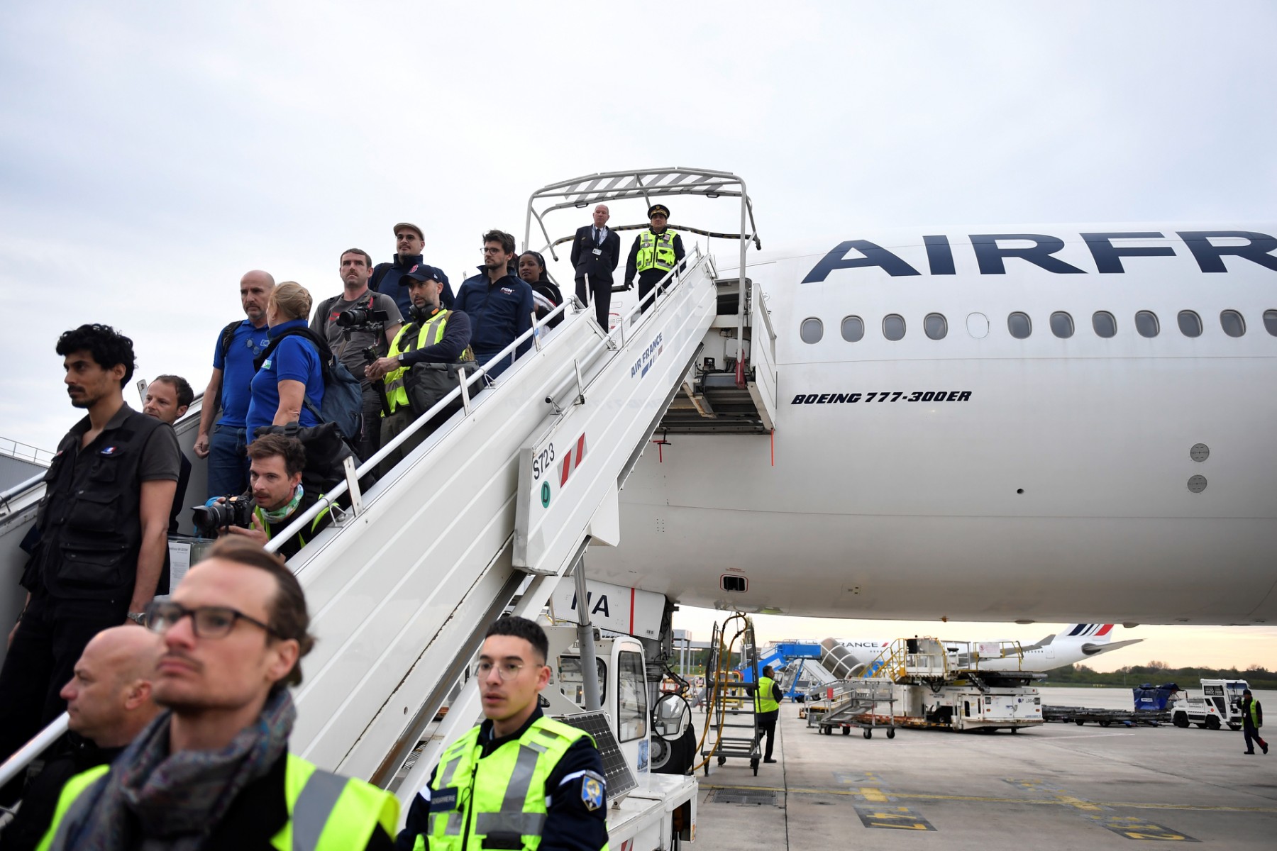 Atterrissage à Paris d'un avion français transportant 245 évacués du Soudan