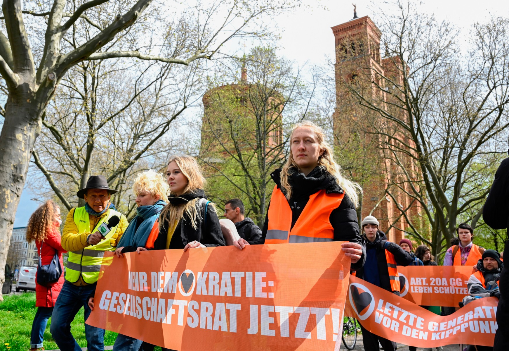 En Allemagne, des églises offrent un sanctuaire aux militants pour le climat