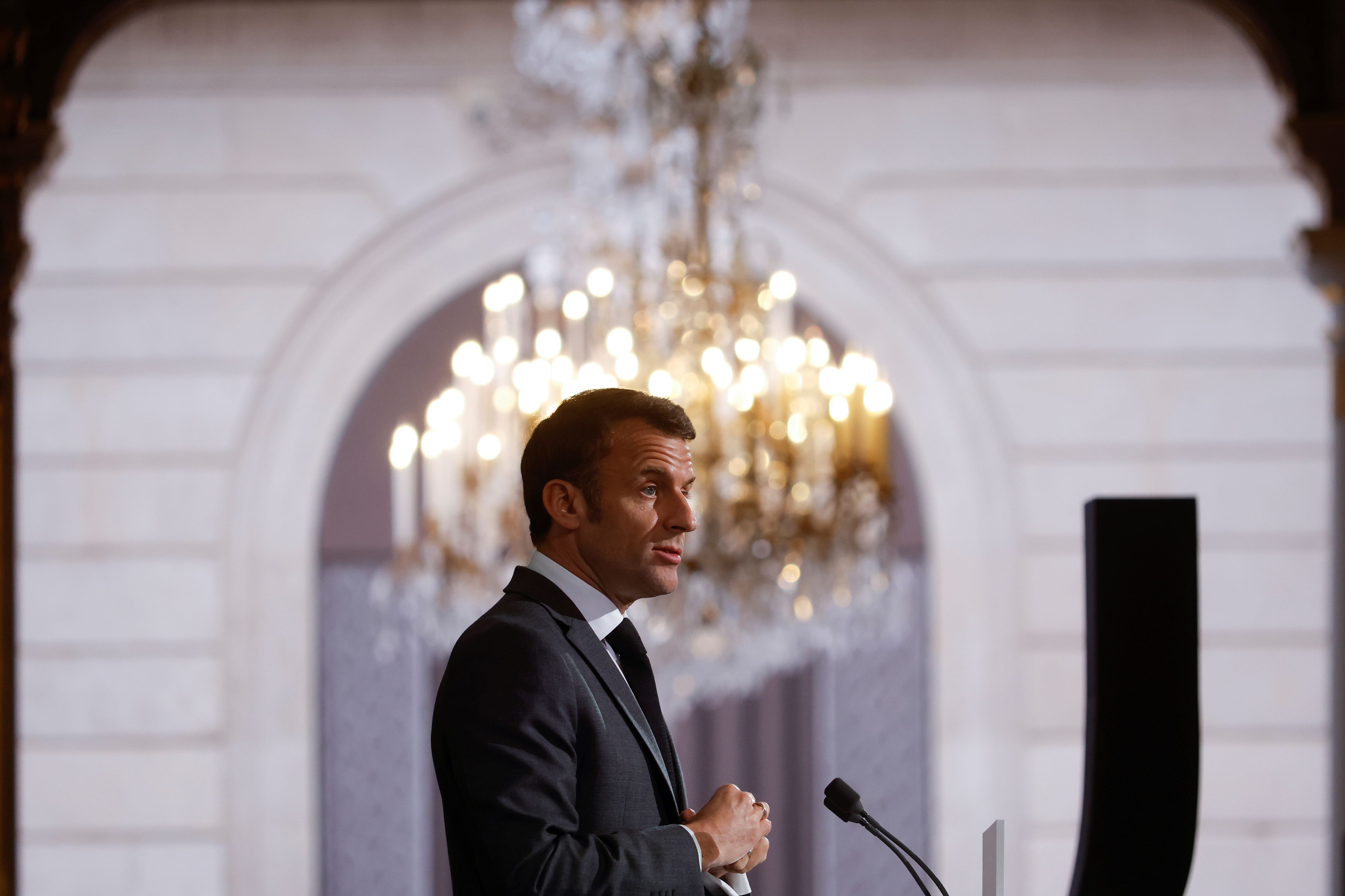 Macron annonce un plan pour le handicap, les associations circonspectes