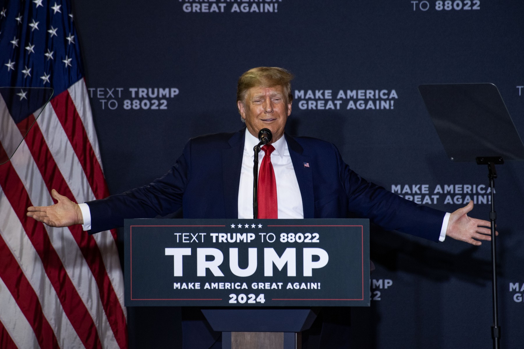 Trump promet d'«écraser» Biden en 2024