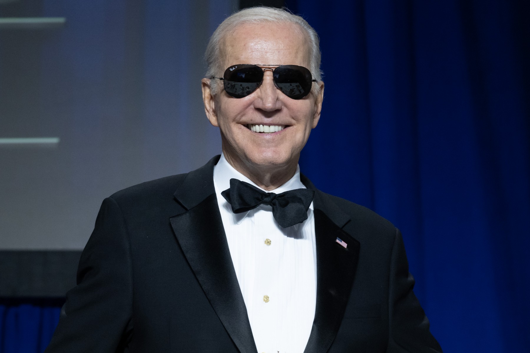 Au dîner des correspondants de la Maison Blanche, les retraites en France pour railler l'âge de Biden
