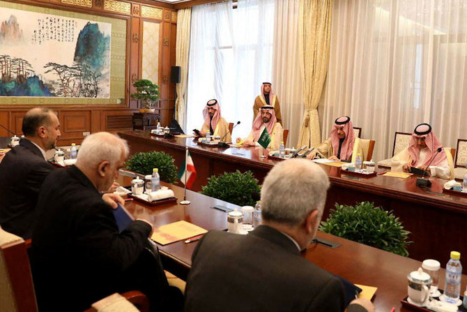 Les ministres des Affaires étrangères saoudien et iranien se rencontrent en Chine