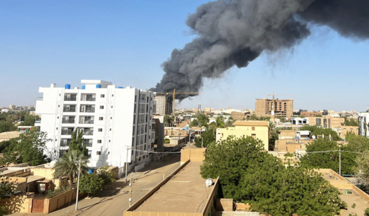 Des forces paramilitaires frappent le Q.G. de l'armée soudanaise à Khartoum