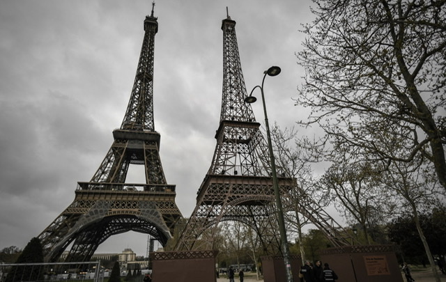 Une seconde tour Eiffel à Paris pour le 1er avril