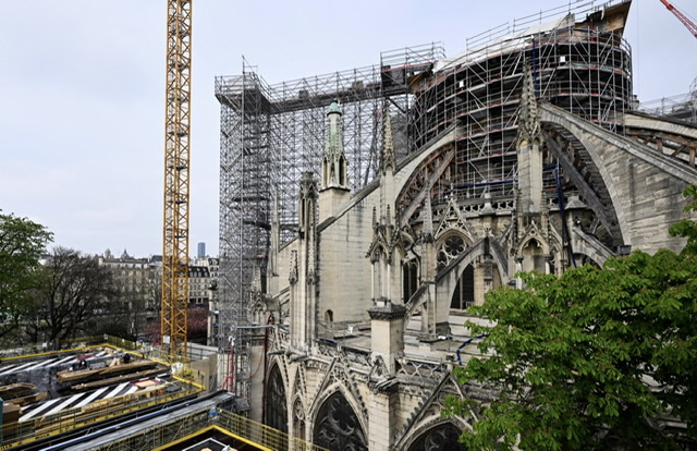 Incendie de Notre-Dame: l'Etat investit 220 millions d'euros pour les cathédrales