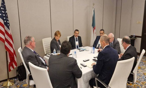 Des compagnies américaines prêtes à investir dans la pétrochimie et l'énergie en Algérie