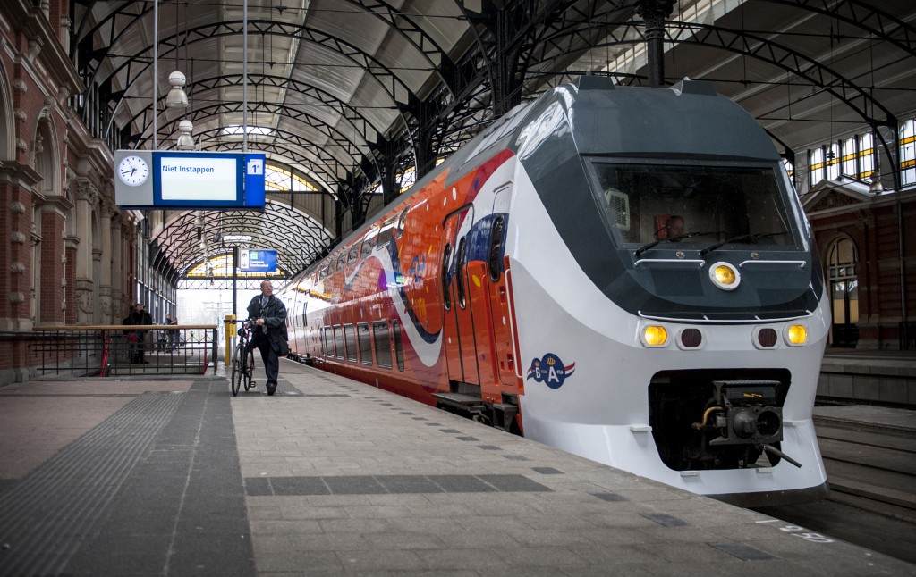 Pays-Bas : un train percute une grue faisant un mort et une trentaine de blessés