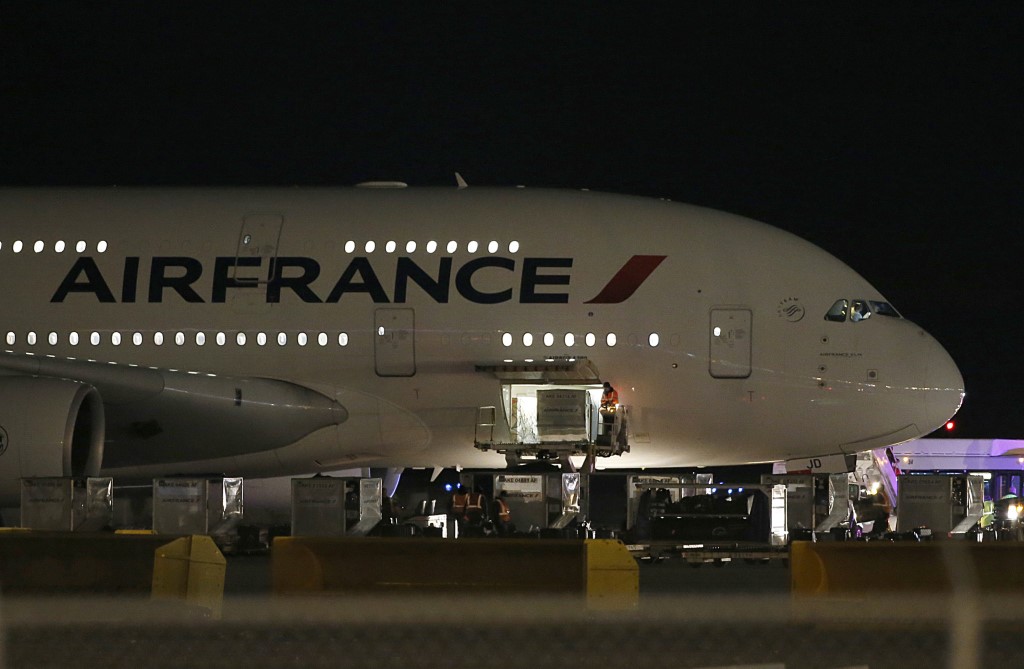 Les prix des billets d'avion explosent mais les compagnies font le plein pour l'été