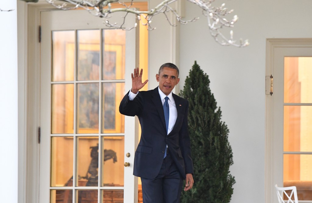 Le président Barak Obama quitte la Maison Blanche pour la dernière fois en tant que président alors que la nation se prépare à l'investiture du président élu Donald Trump le 20 janvier 2017 à Washington, D.C. (Kevin Dietsch-Pool/Getty Images/AFP)
