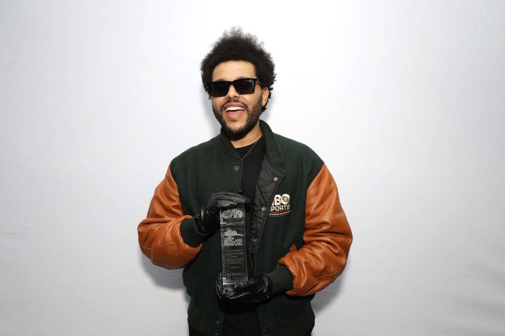 Une fausse chanson de Drake et The Weeknd générée par une IA fait débat