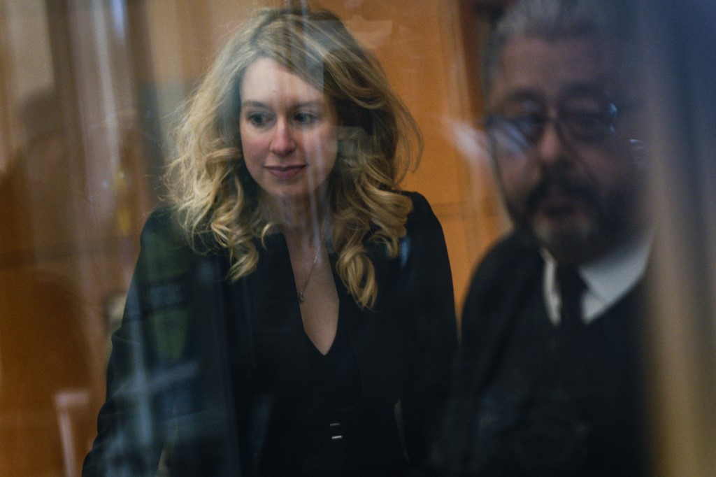 Nouveau répit pour Elizabeth Holmes, la star déchue des biotechnologies