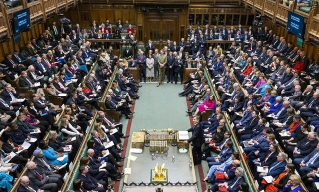 Concurrence, escroqueries: Le gouvernement britannique hausse le ton contre les majors de la tech