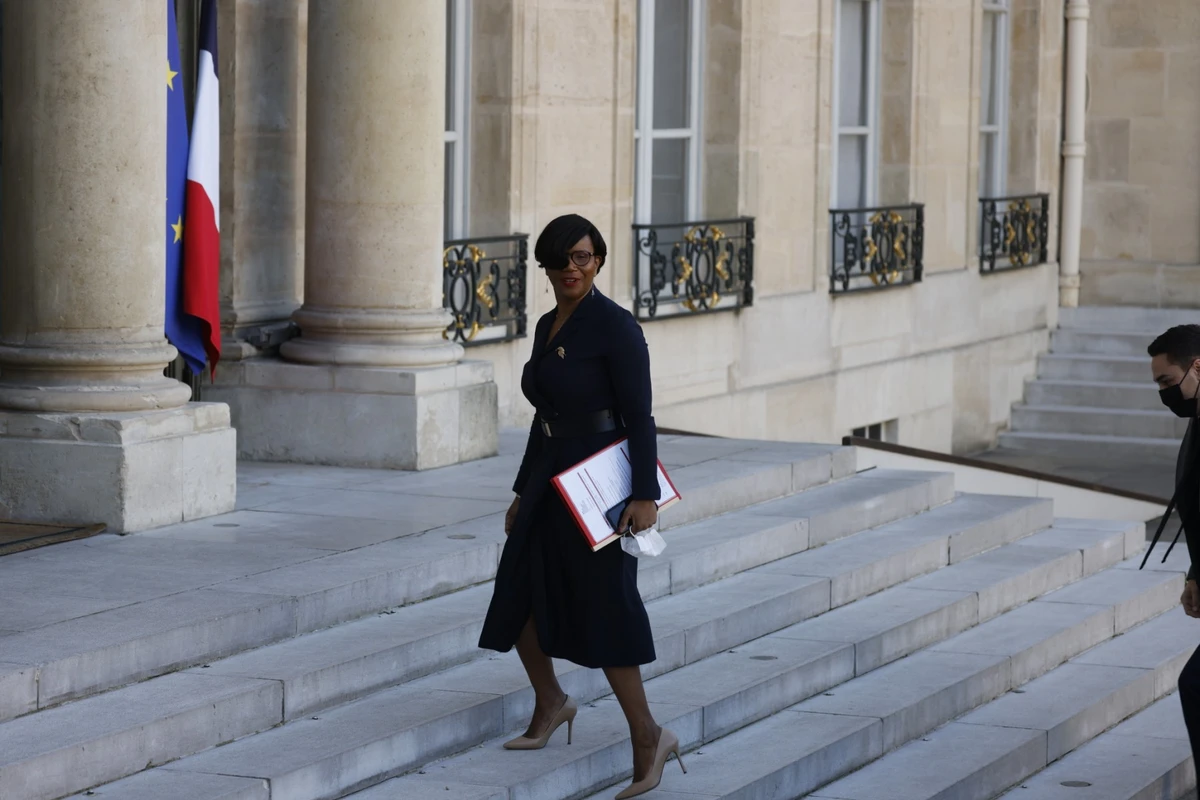 L'ex-ministre macroniste Elisabeth Moreno va conseiller le groupe Sanofi