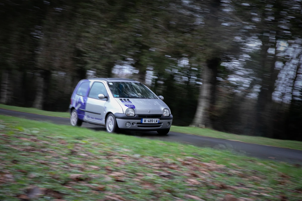 Des Twingo évitent la casse en s'électrifiant