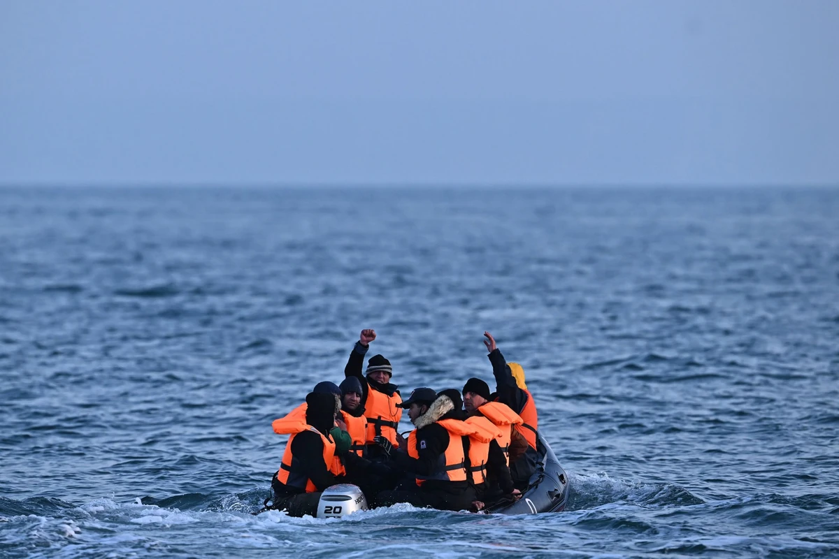 France: Des migrants repêchés dans la Manche après un naufrage