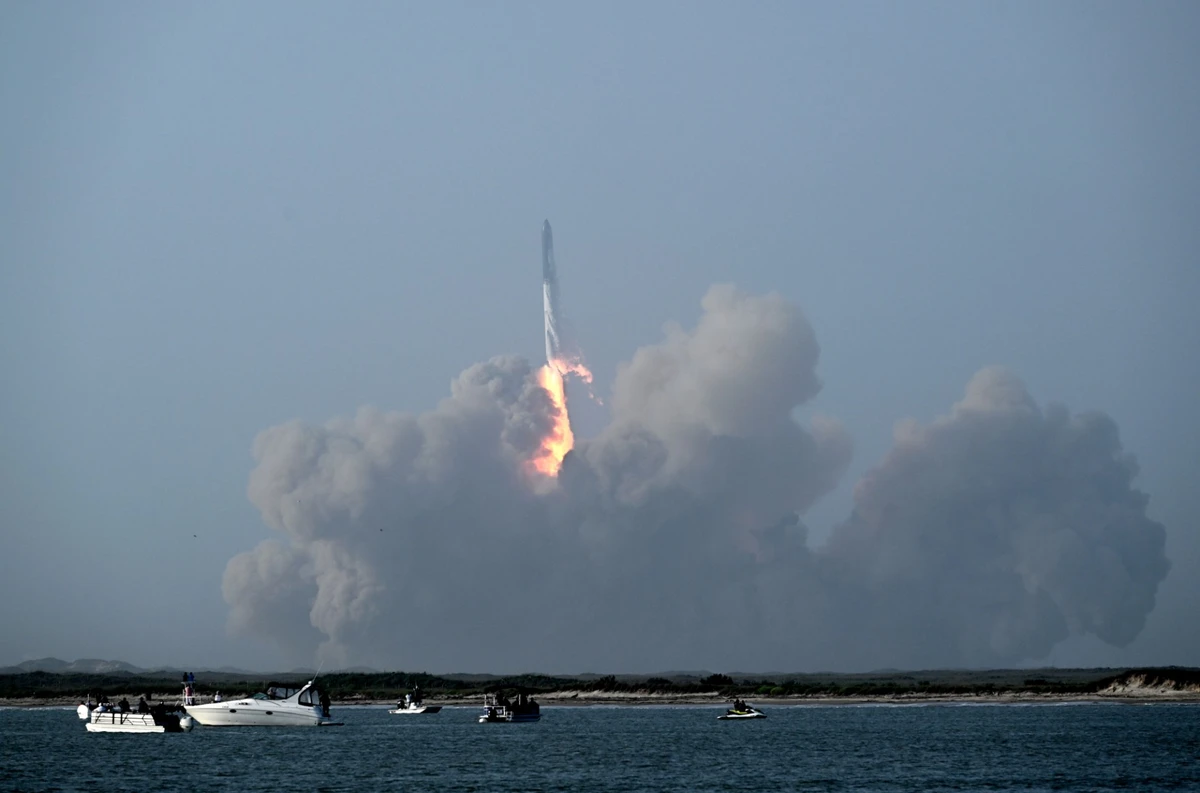 La fusée Starship de SpaceX explose en vol lors de son premier vol test