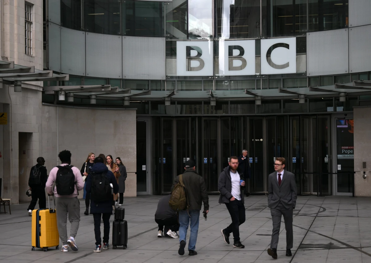 Le président de la BBC démissionne après une affaire de conflit d'intérêts