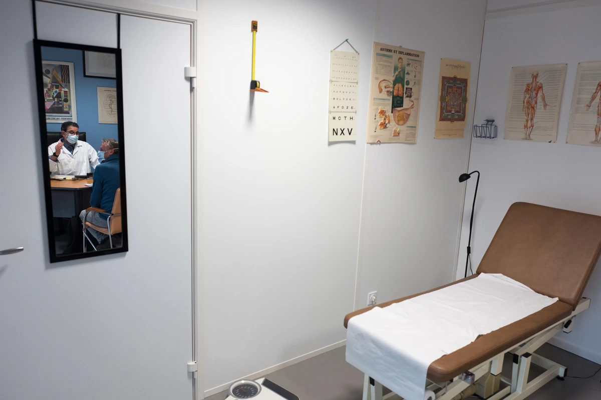 Accès aux soins sans ordonnance: la porte s'entrouvre, un peu