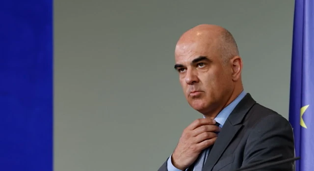 UBS en bonne santé pour absorber un Credit Suisse malade
