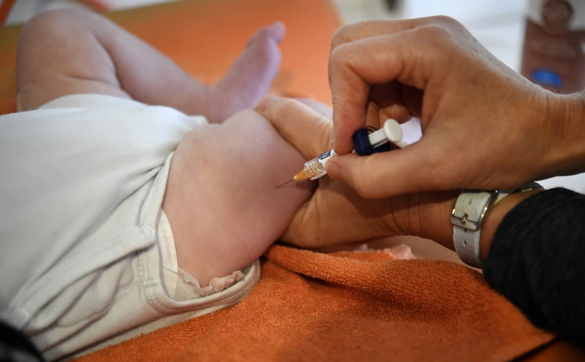 Le vaccin contre la gastro à nouveau recommandé aux nourrissons