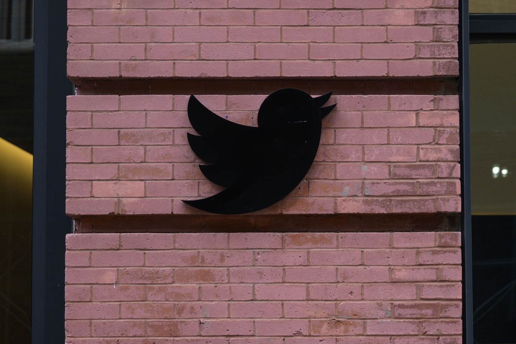 Les médias publics CBC et Radio-Canada reprennent leurs publications sur Twitter