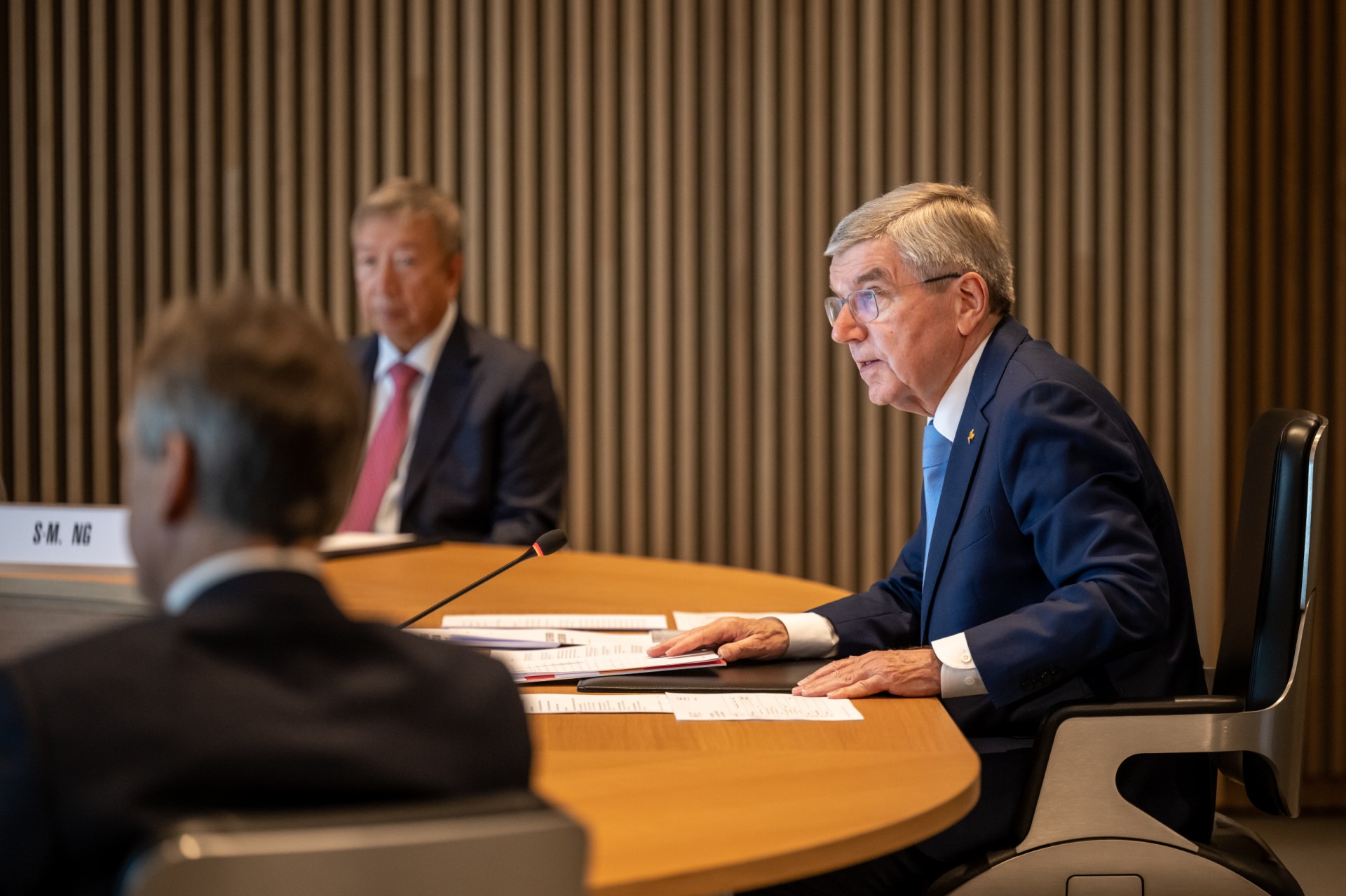Thomas Bach et le premier ministre chinois contre la «politisation du sport»