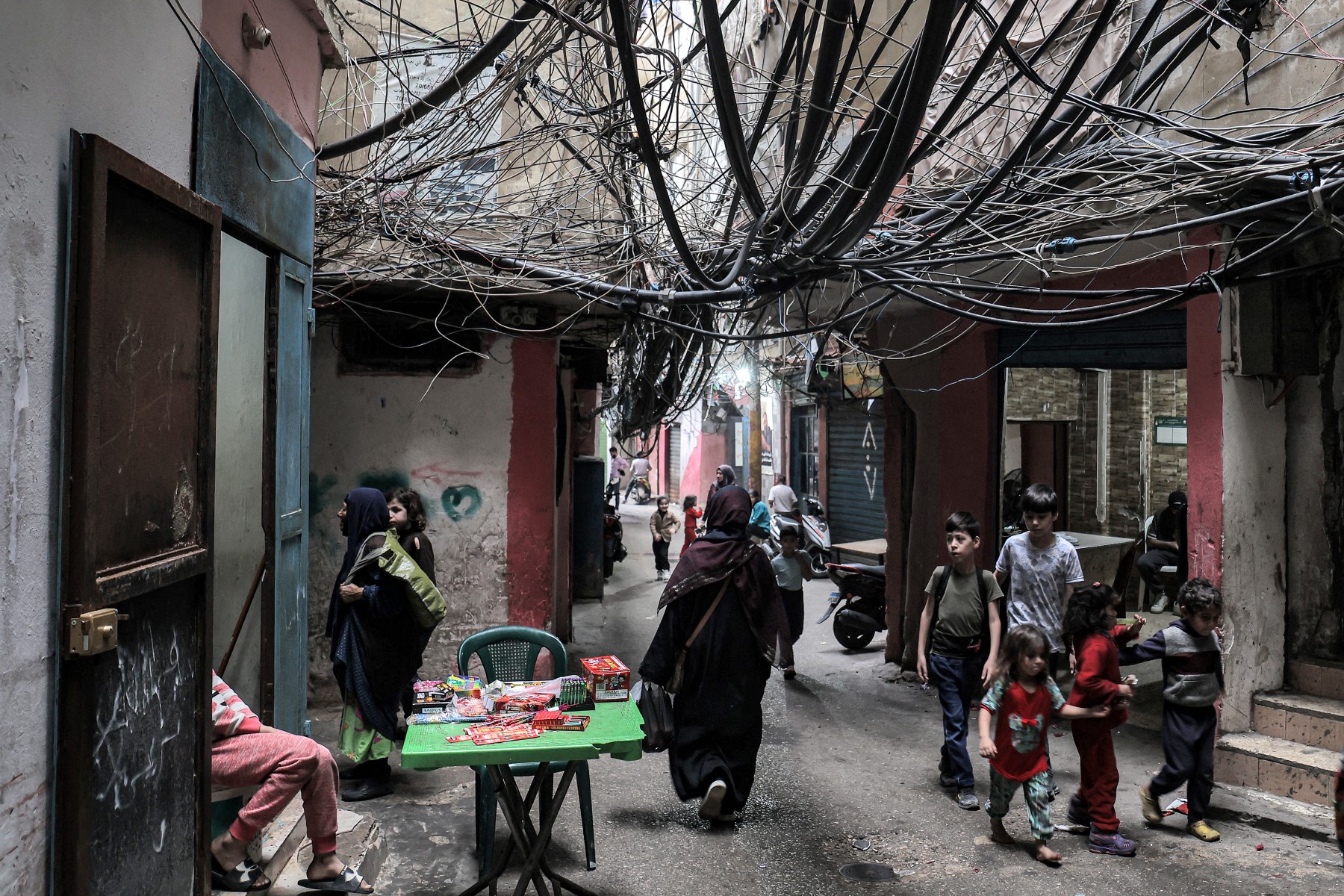 Chez les jeunes palestiniens du Liban, rêves brisés et espoirs d'exil