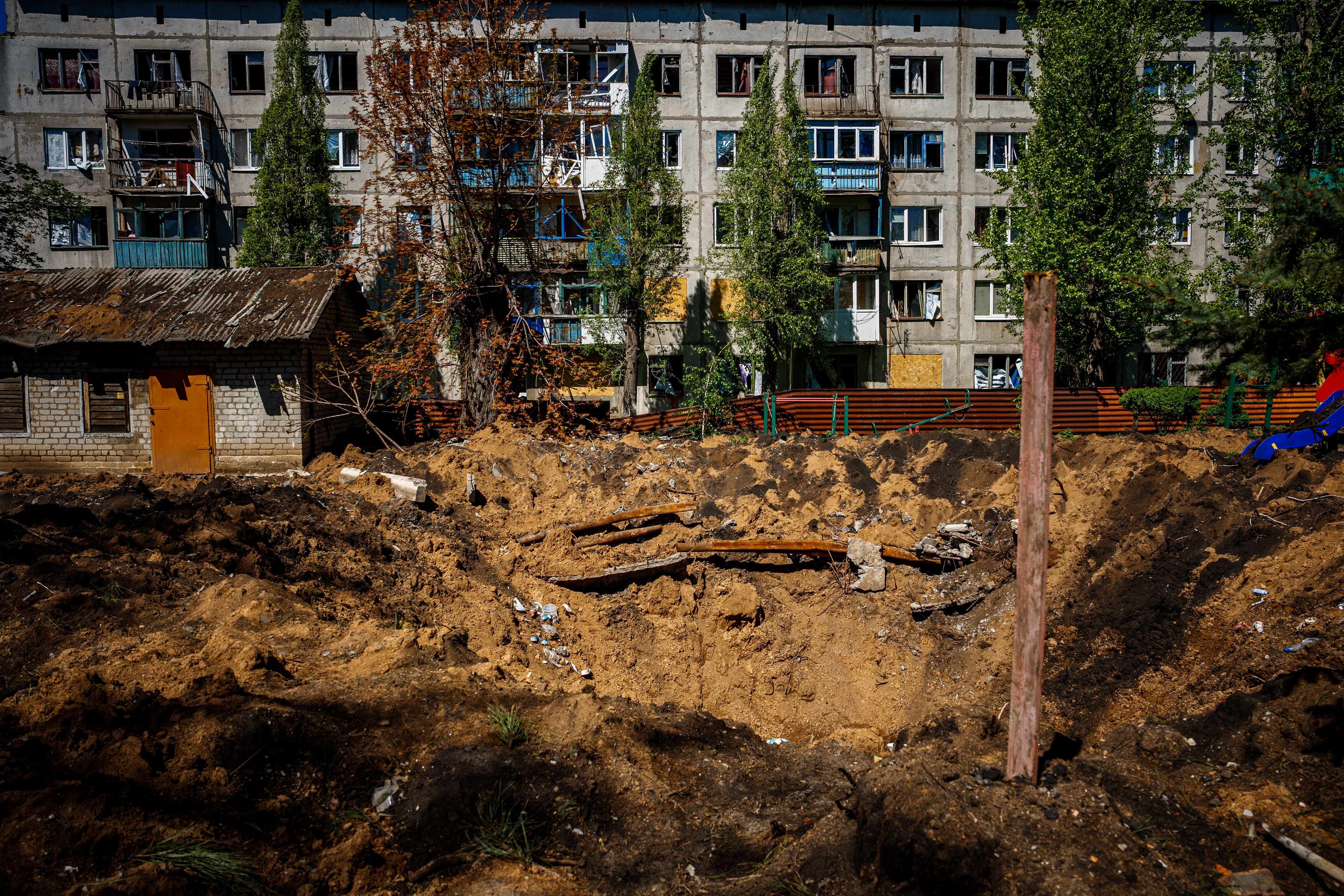 Ukraine: deux morts et 10 blessés, dont des enfants, dans une frappe russe près de Bakhmout