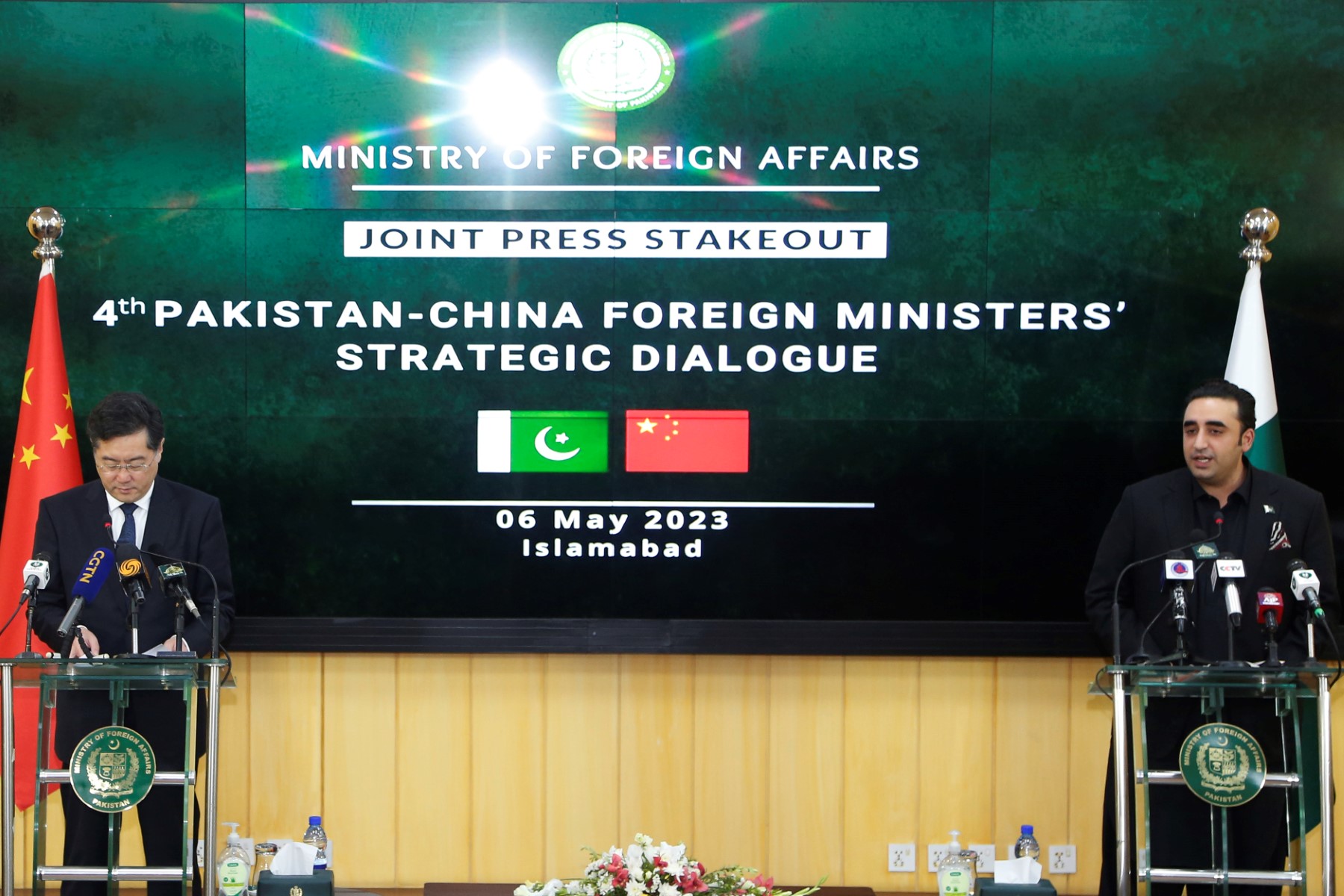 Le chef de la diplomatie afghane au Pakistan, rencontre ses homologues pakistanais et chinois