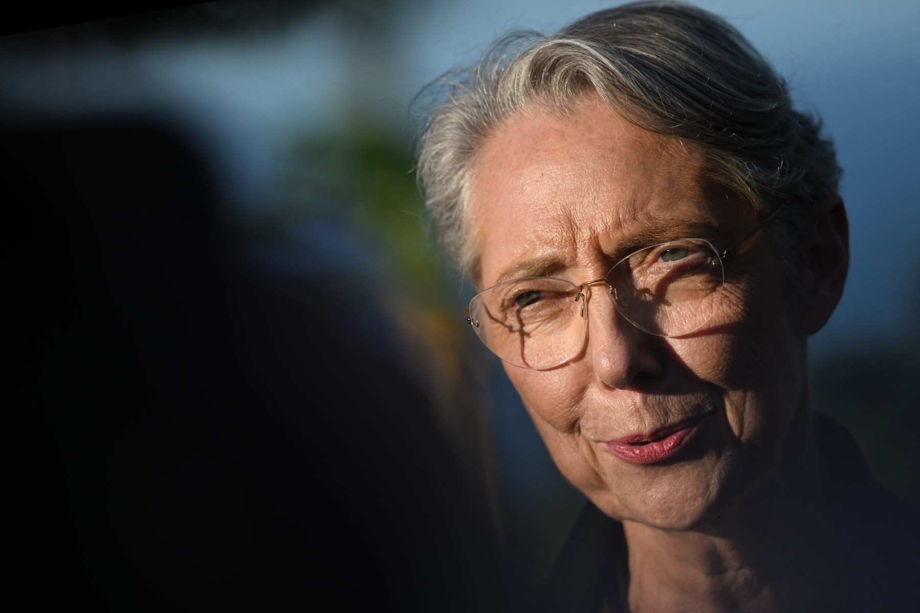 Elisabeth Borne, une Première ministre entravée mais toujours en poste