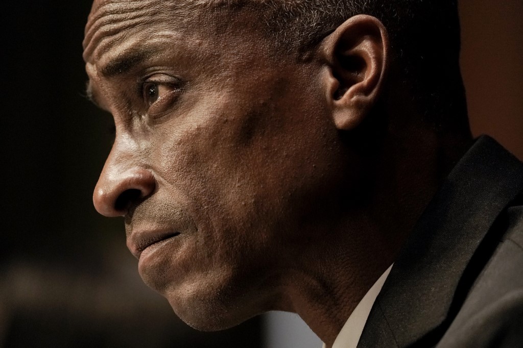 Biden choisit Philip Jefferson, un gouverneur Afro-américain, comme vice-président de la banque centrale