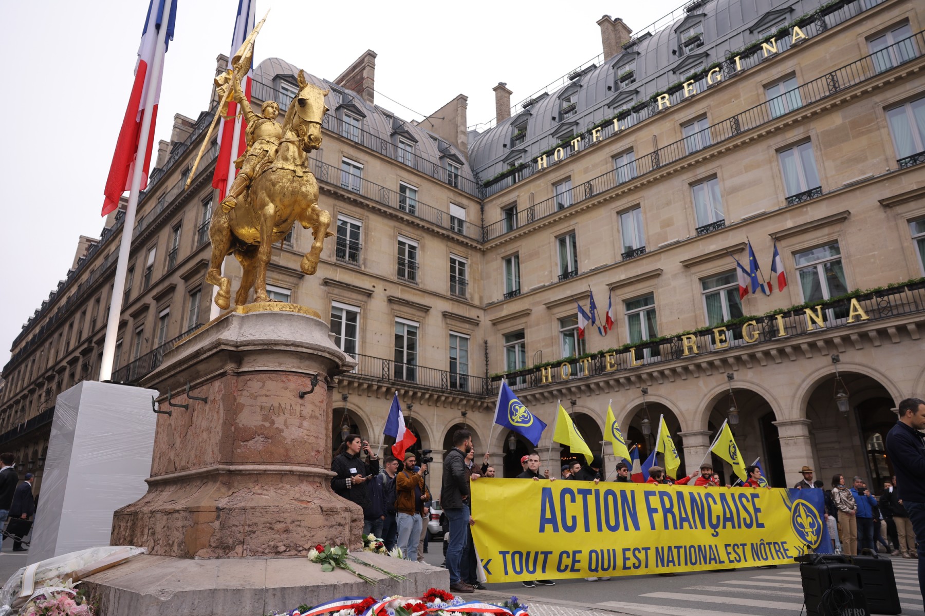 500 personnes défilent lors d'une manifestation royaliste à Paris