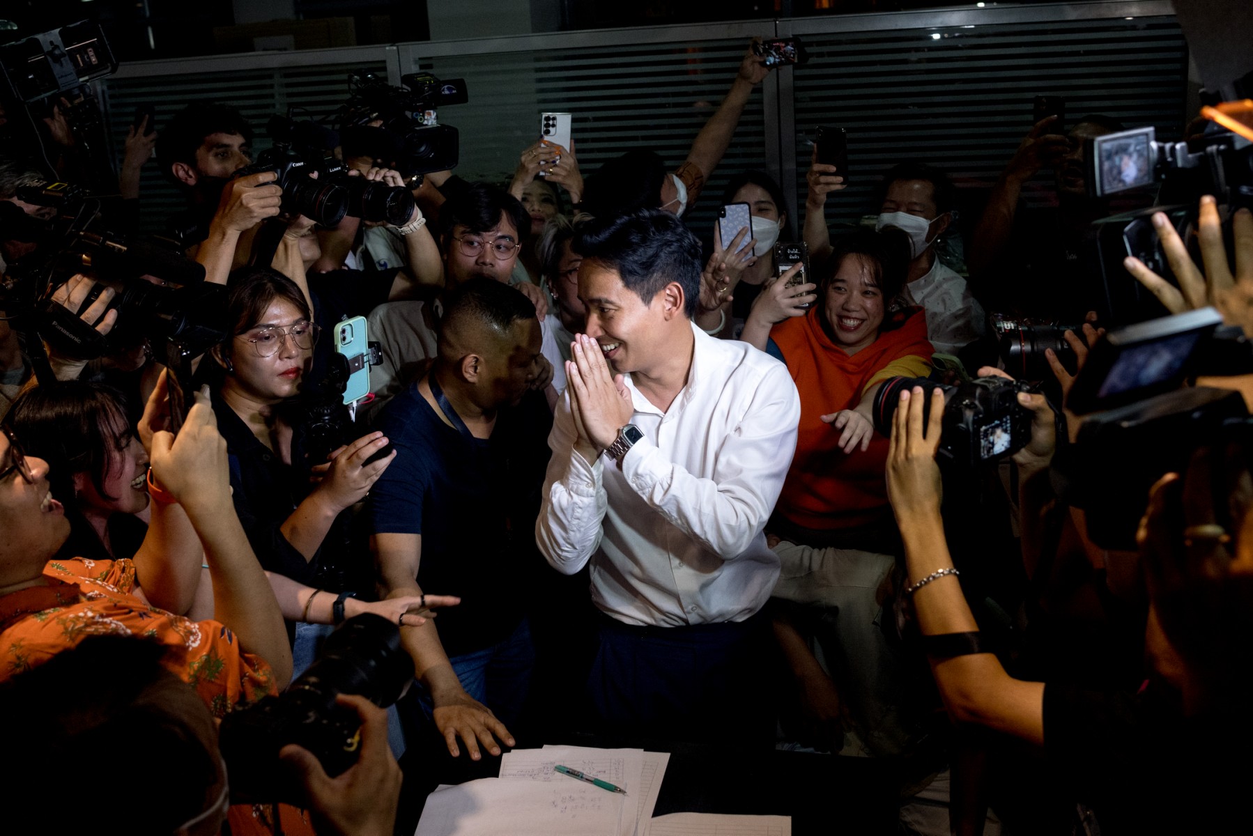 Vague orange en Thaïlande, l'opposition pro-démocratie en quête d'une coalition