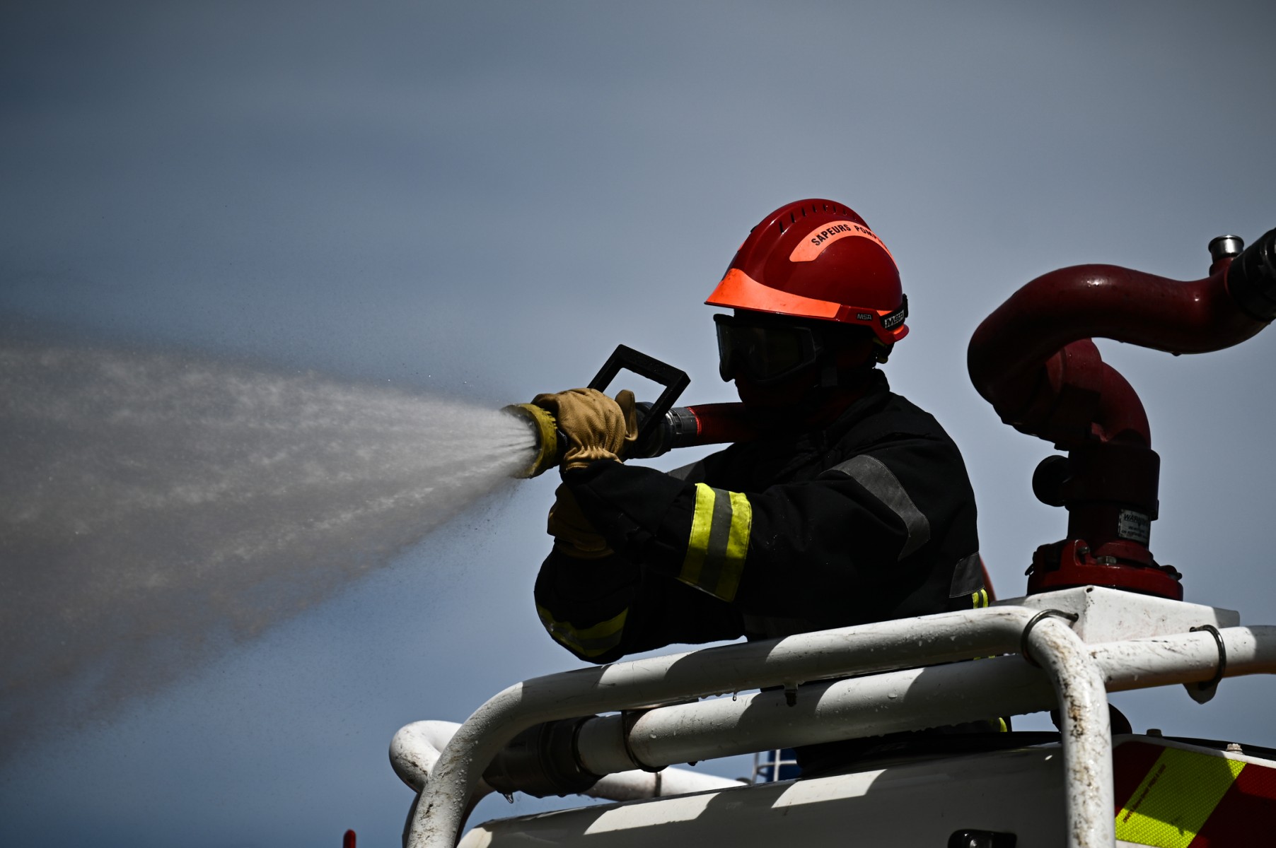 Incendie d'un entrepôt textile à Aubervilliers, importants moyens déployés